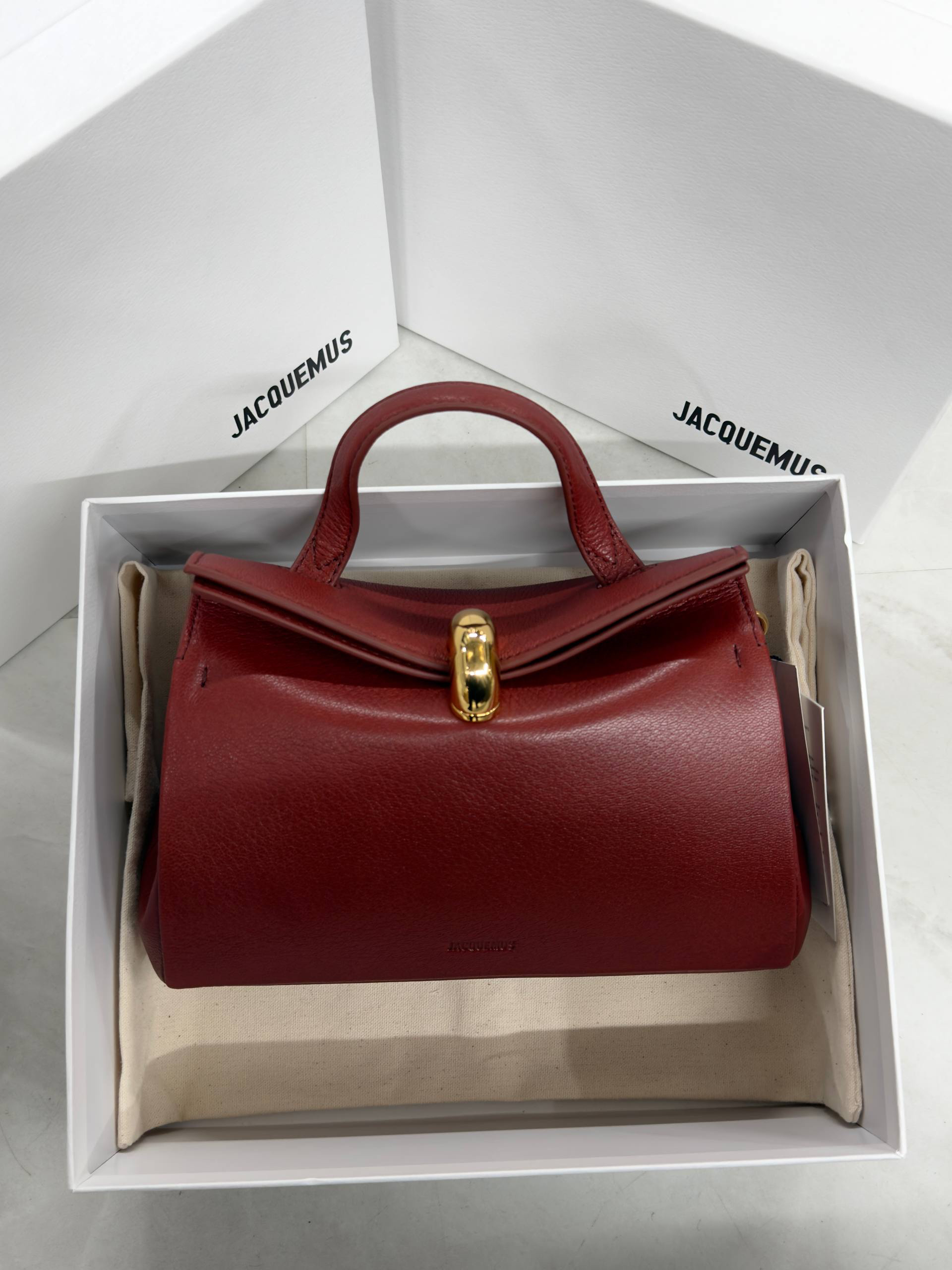 СУМКА JACQUEMUS детальное фото