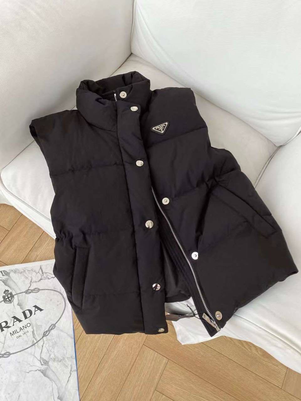 ЖИЛЕТ PRADA детальное фото