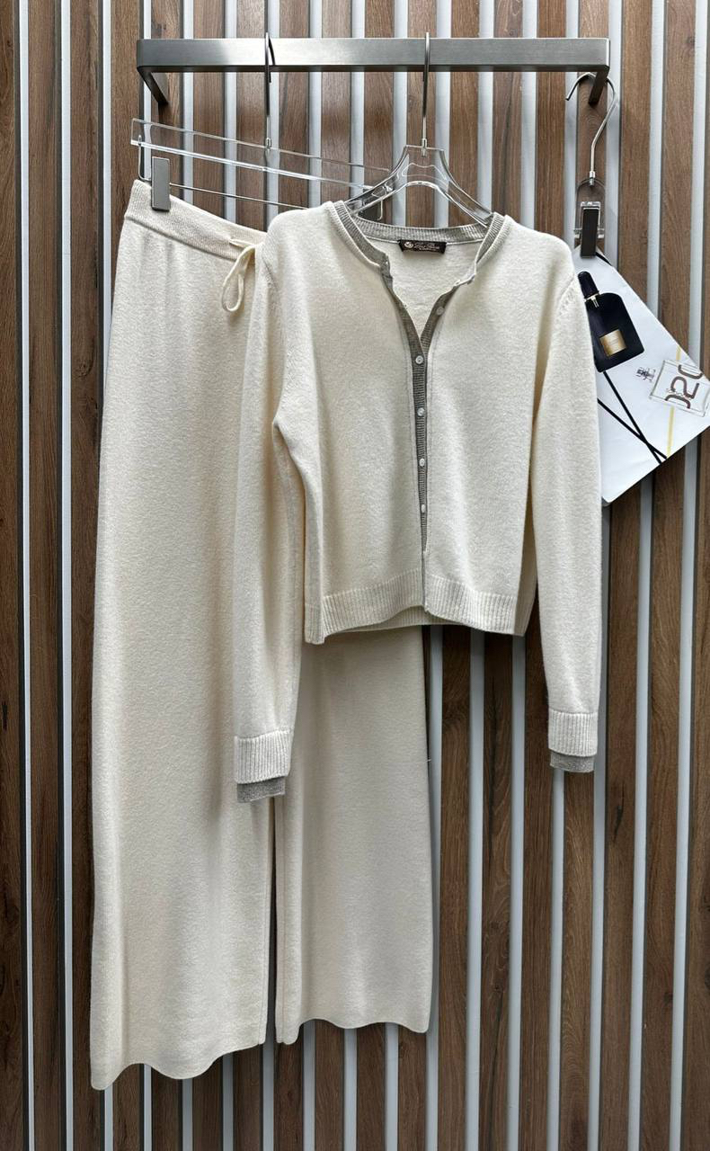 КОСТЮМ LORO PIANA детальное фото