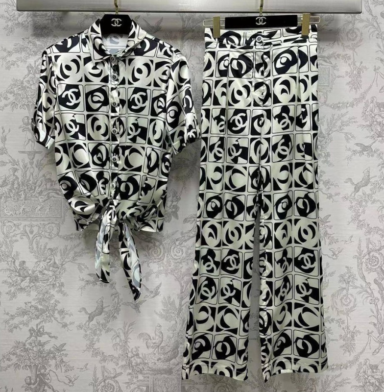 КОСТЮМ CHANEL фото