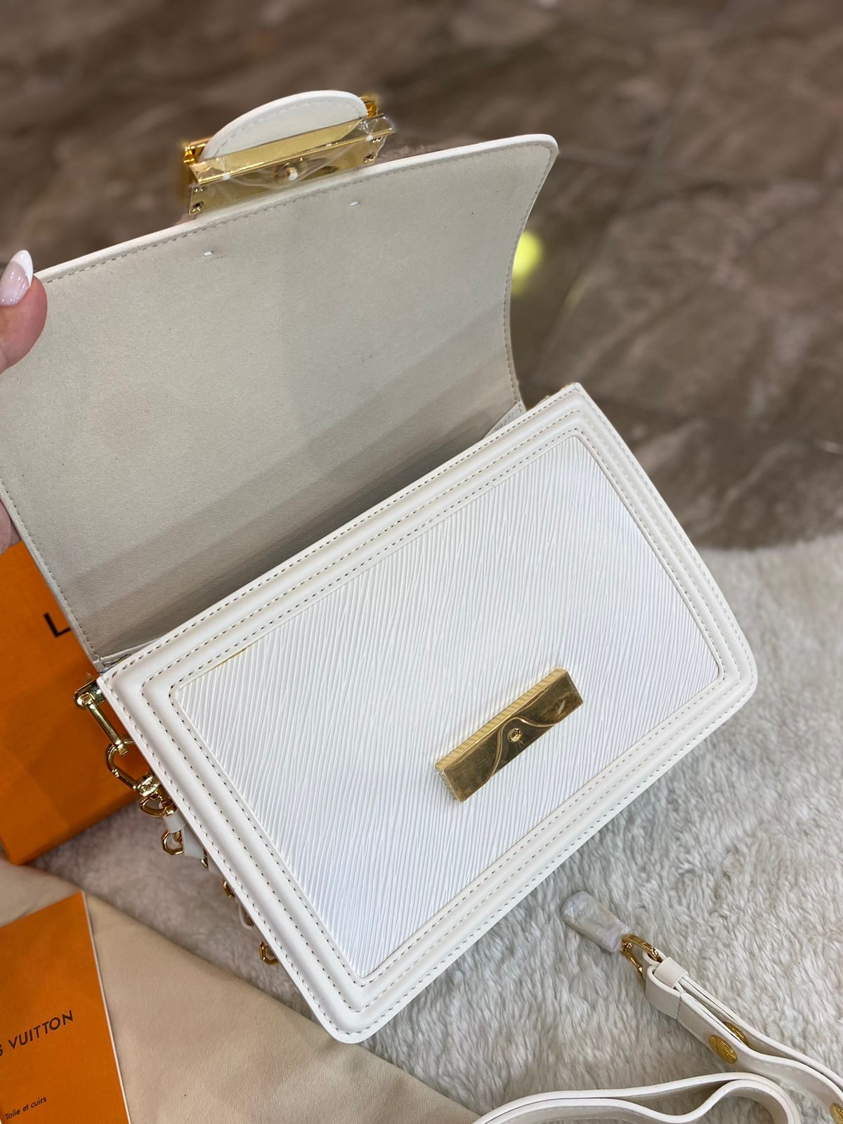 СУМКА LOUIS VUITTON DAUPHINE MM детальное фото