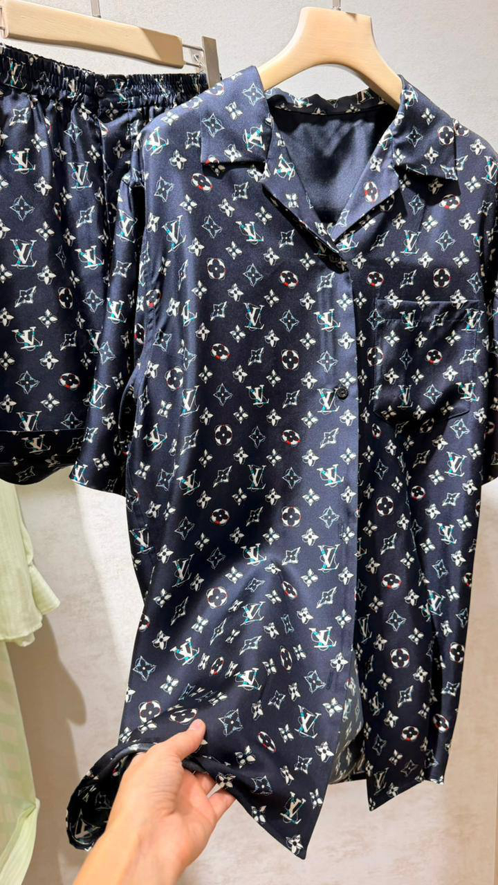КОСТЮМ LOUIS VUITTON детальное фото