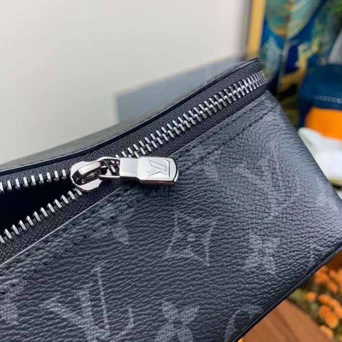 МУЖСКОЙ НЕСЕССЕР КОСМЕТИЧКА LOUIS VUITTON детальное фото
