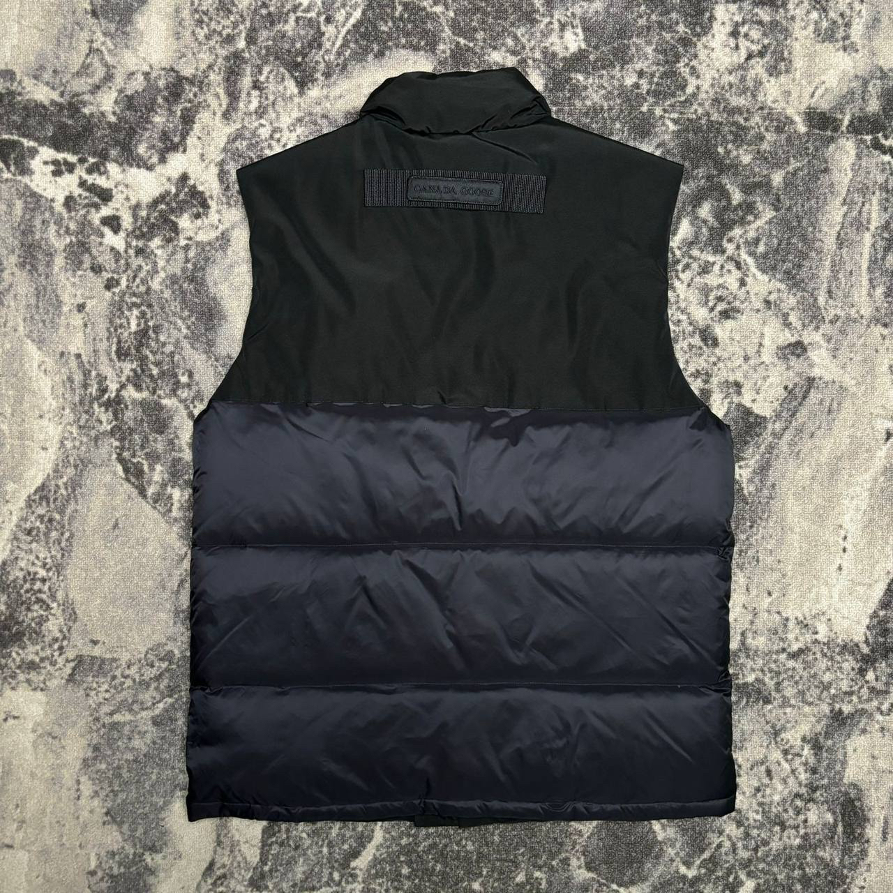 МУЖСКОЙ ЖИЛЕТ CANADA GOOSE детальное фото