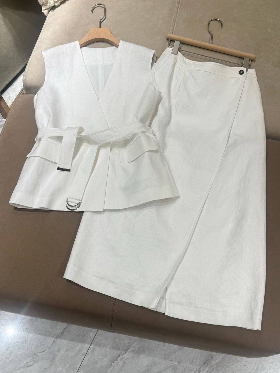 КОСТЮМ BRUNELLO CUCINELLI детальное фото