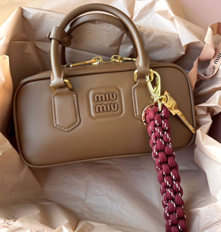 СУМКА MIU MIU фото