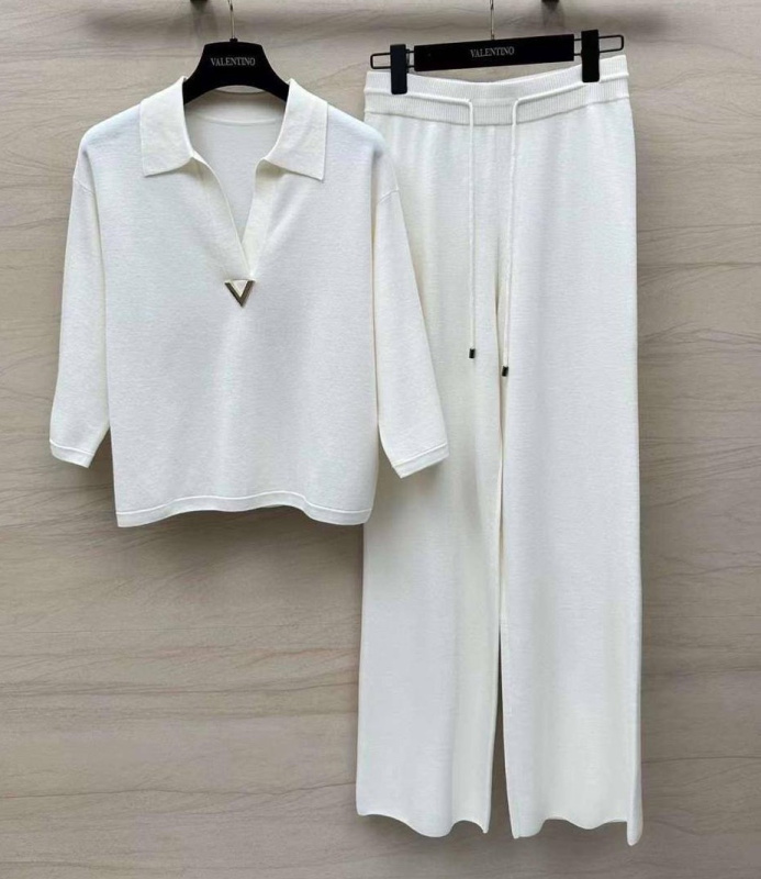 КОСТЮМ VALENTINO фото