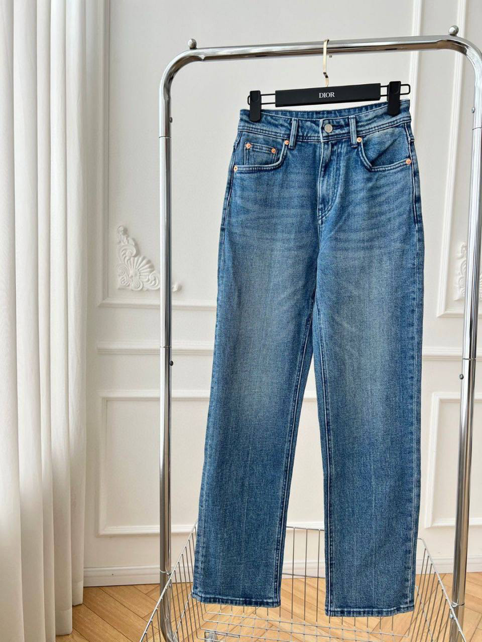 ДЖИНСЫ VALENTINO детальное фото