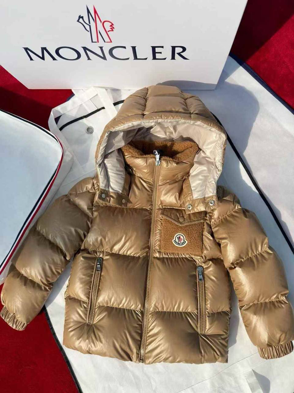 ДЕТСКИЙ ПУХОВИК MONCLER детальное фото