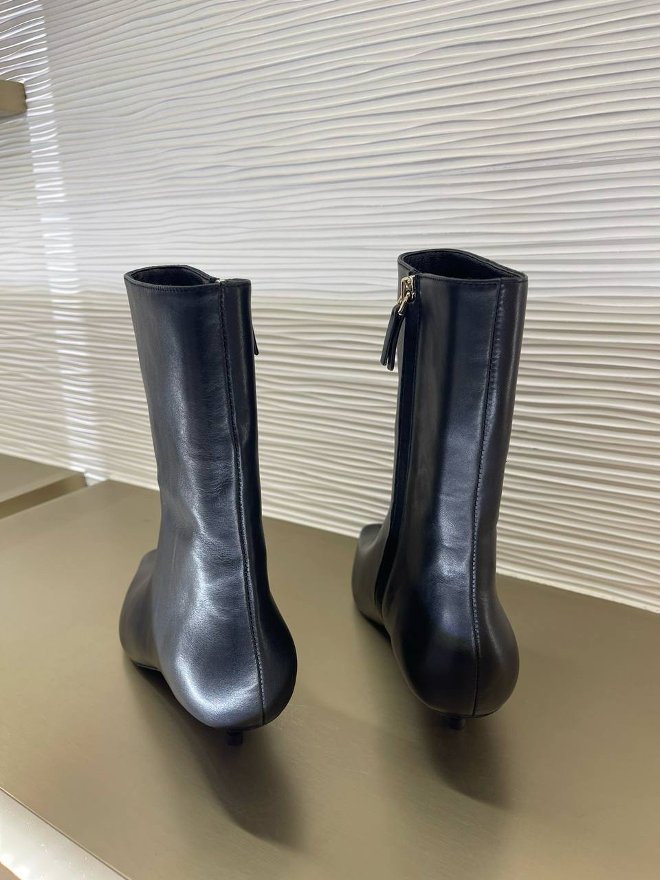 БОТИЛЬОНЫ THE ROW детальное фото