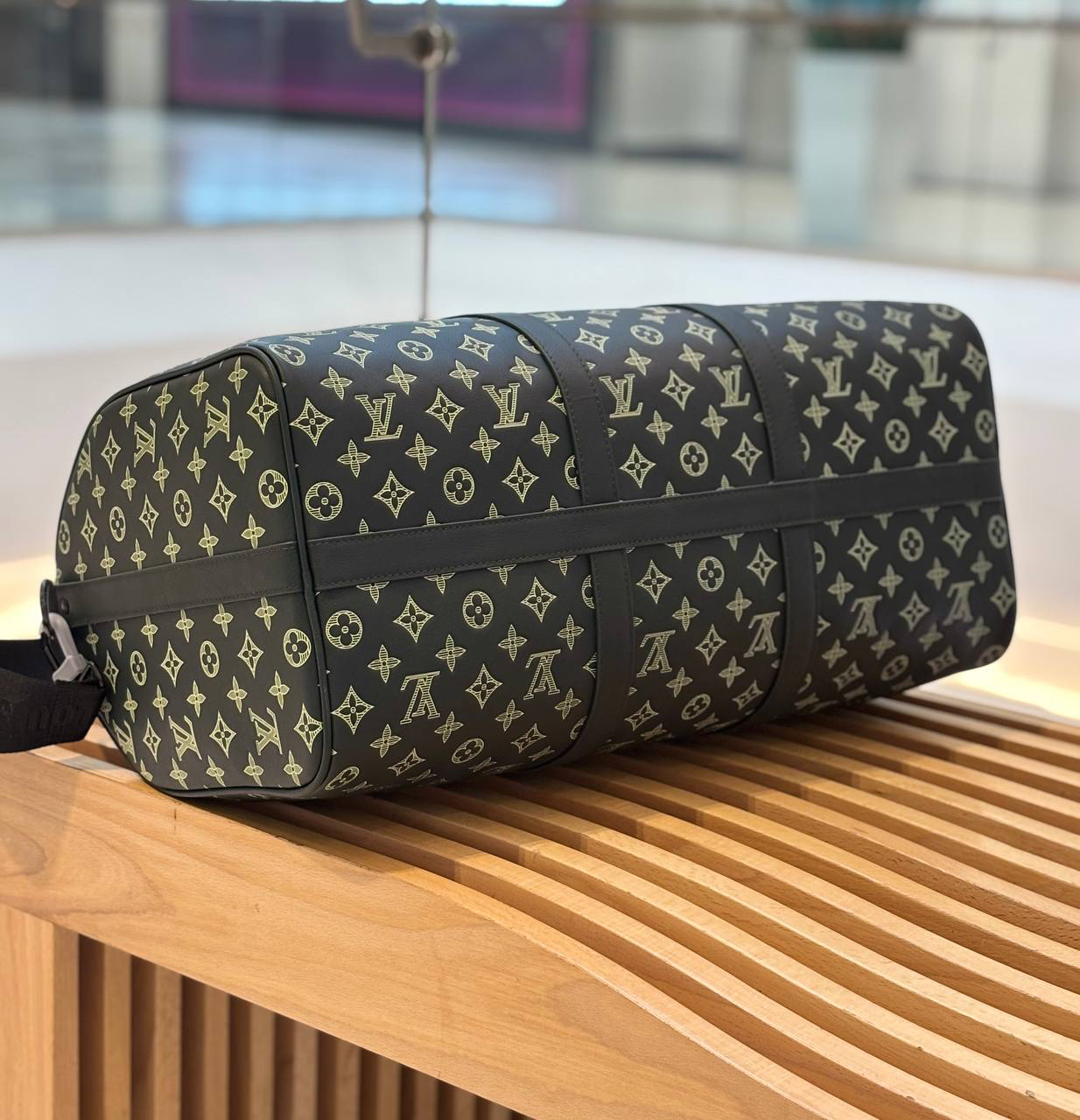 ДОРОЖНАЯ СУМКА LOUIS VUITTON детальное фото