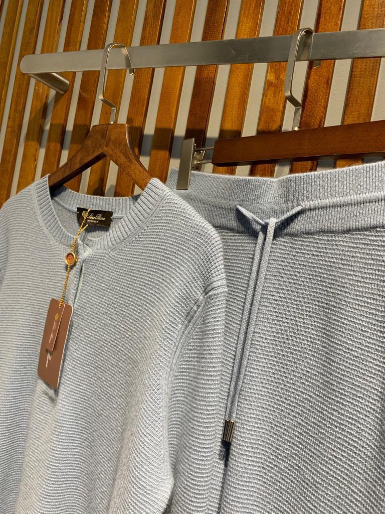 КОСТЮМ LORO PIANA детальное фото