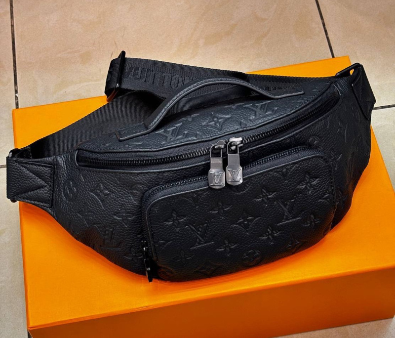МУЖСКАЯ СУМКА СЛИНГ LOUIS VUITTON фото