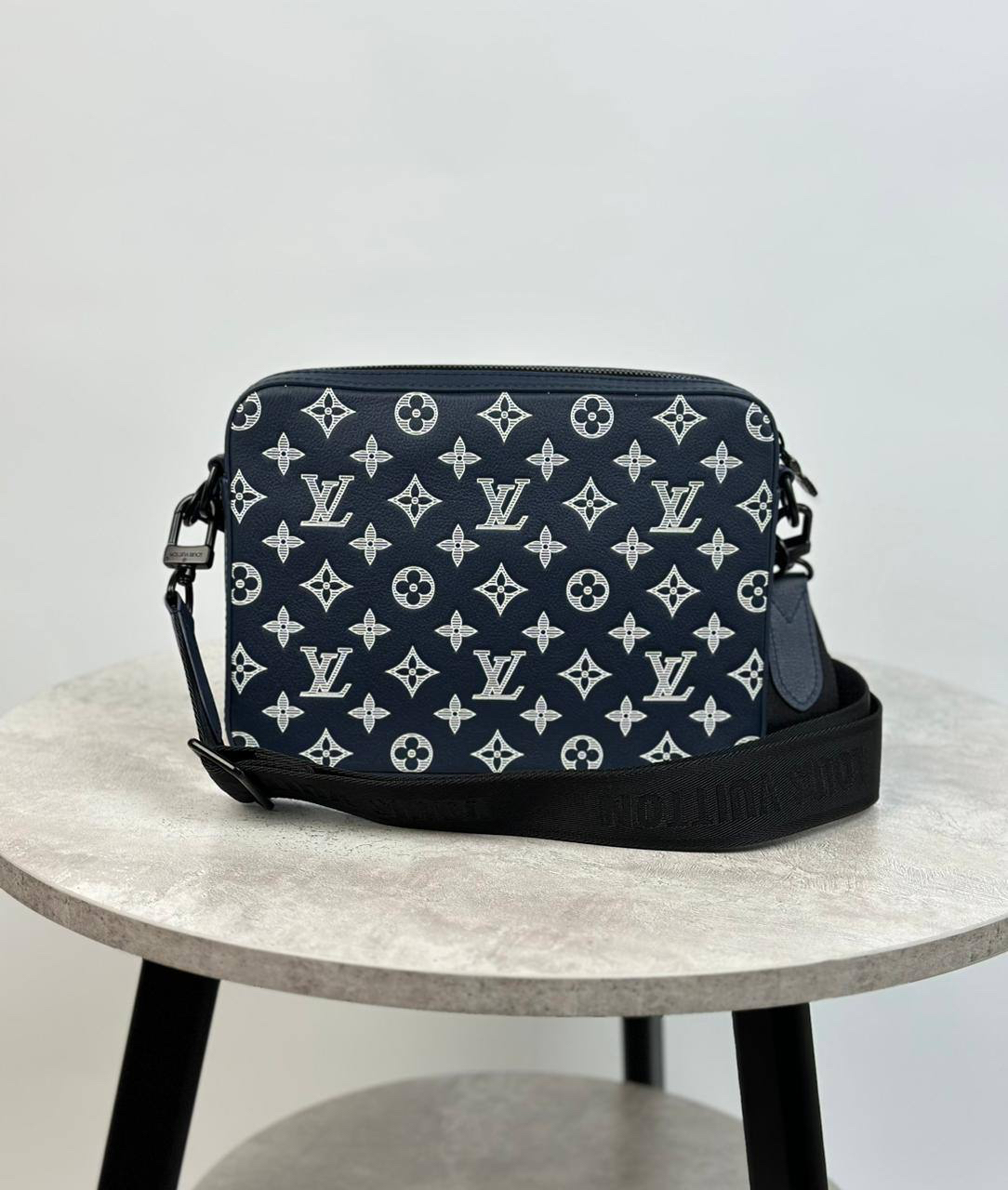 МУЖСКАЯ СУМКА МЕССЕНДЖЕР LOUIS VUITTON TRIO детальное фото