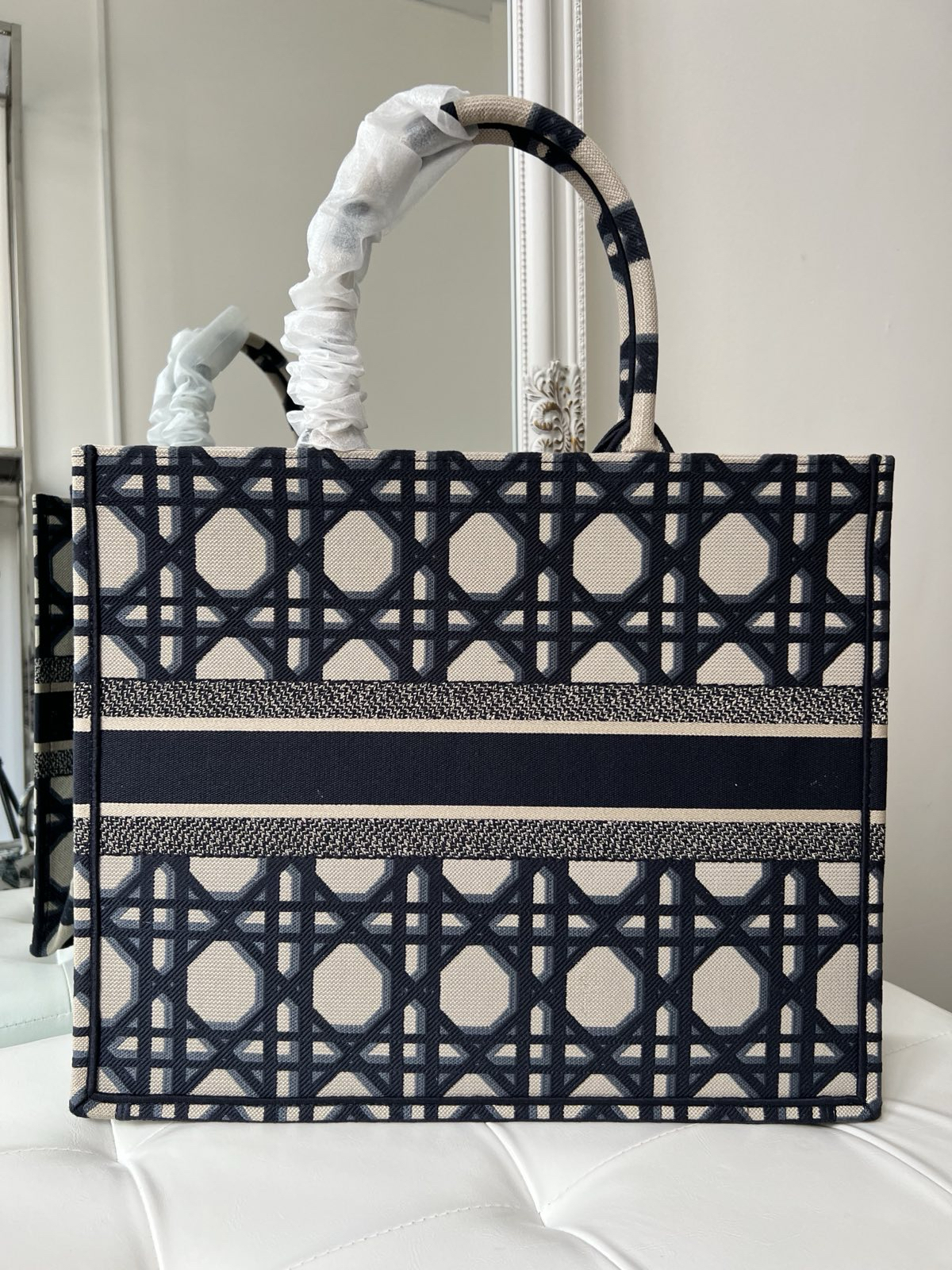 СУМКА CHRISTIAN DIOR BOOK 41 детальное фото