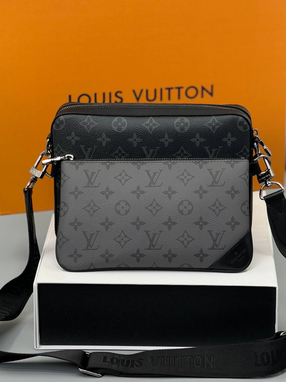 МУЖСКАЯ СУМКА МЕССЕНДЖЕР LOUIS VUITTON детальное фото