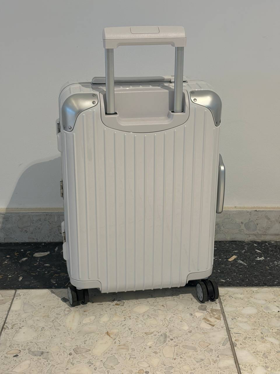 ЧЕМОДАН RIMOWA детальное фото