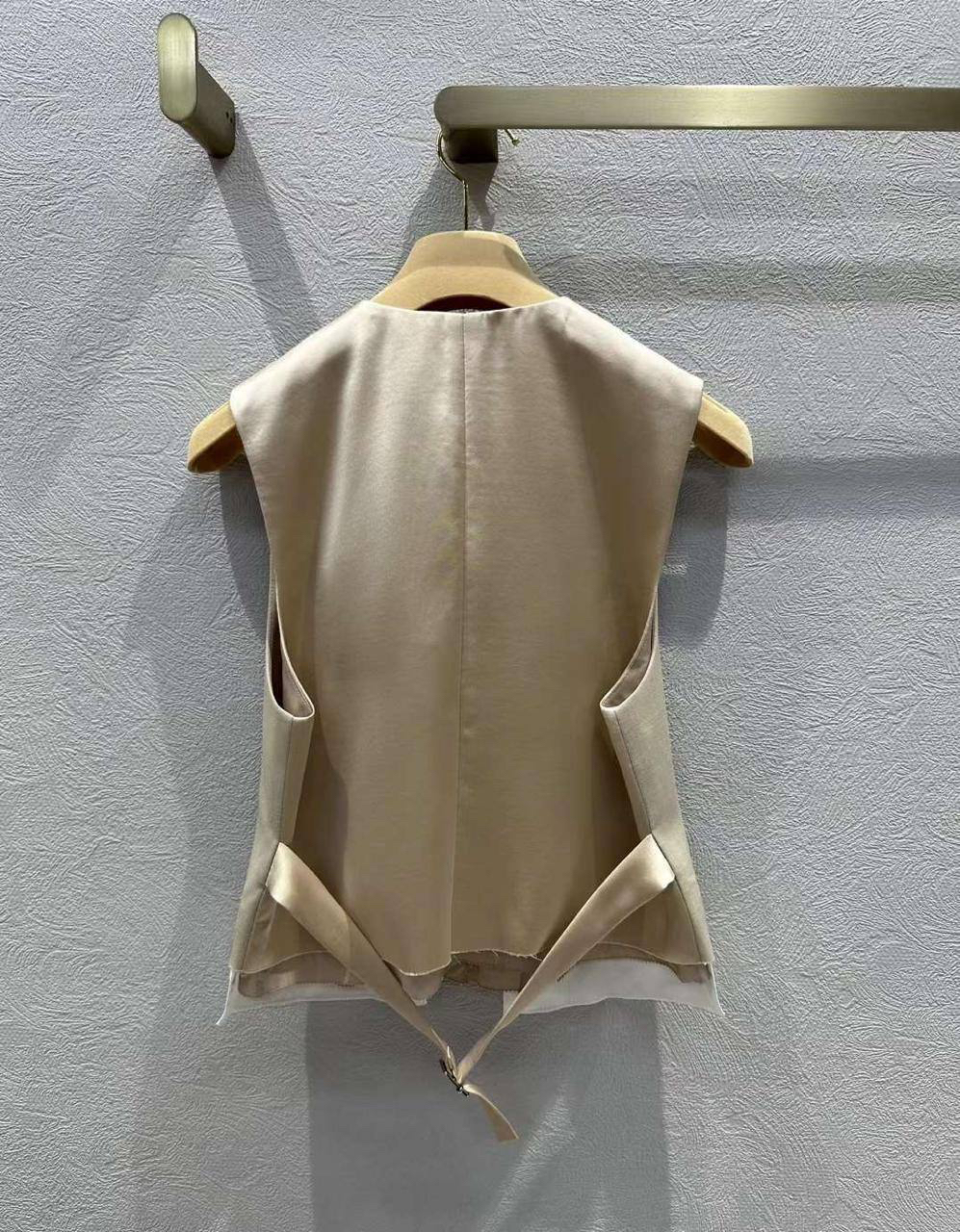 ЖИЛЕТ MIU MIU детальное фото