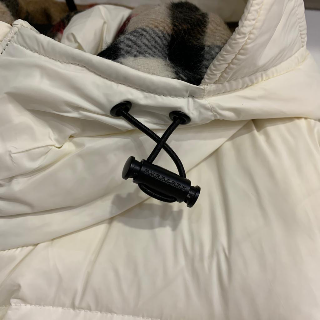 ЖИЛЕТКА BURBERRY детальное фото