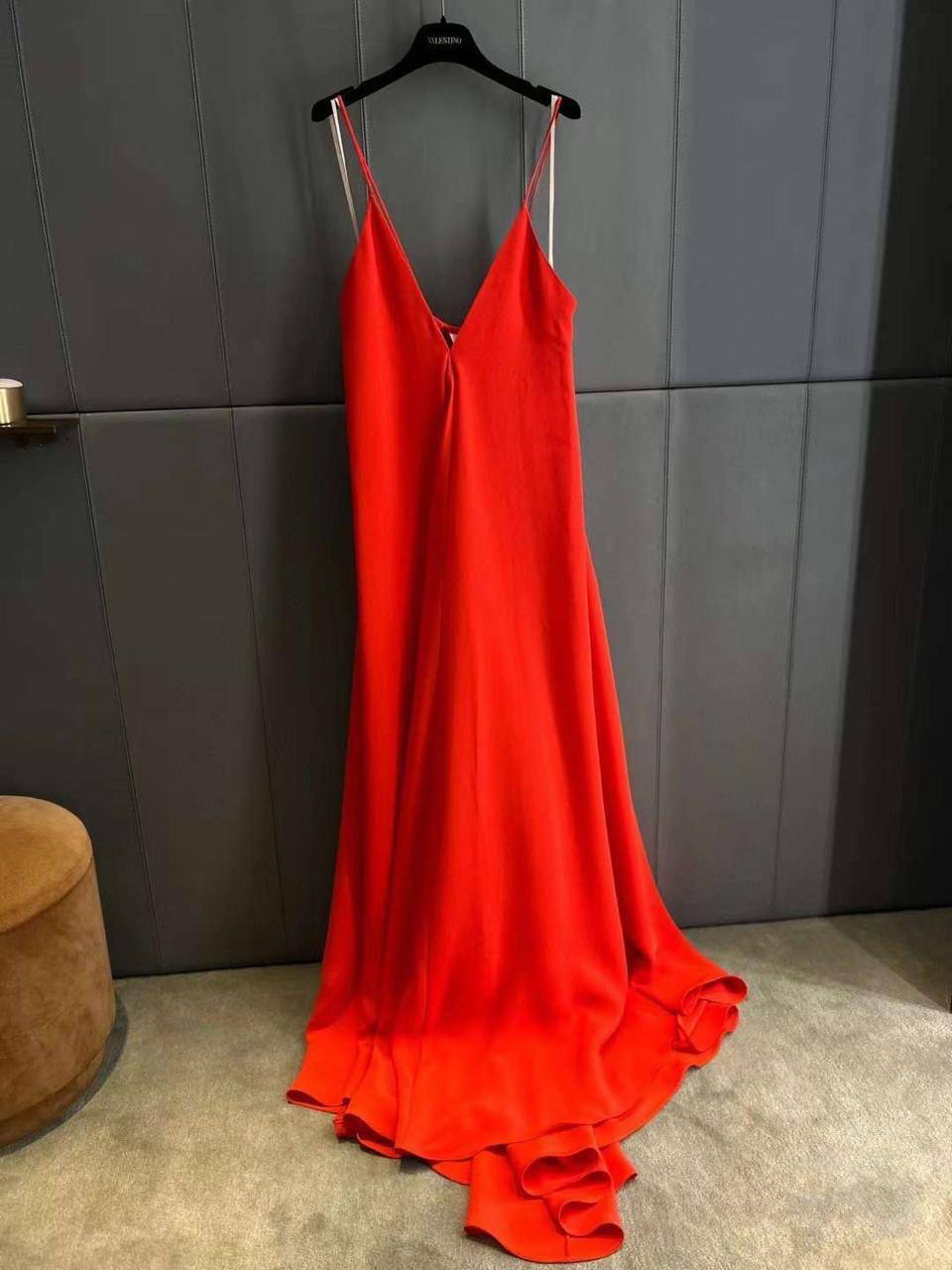 ПЛАТЬЕ VALENTINO детальное фото