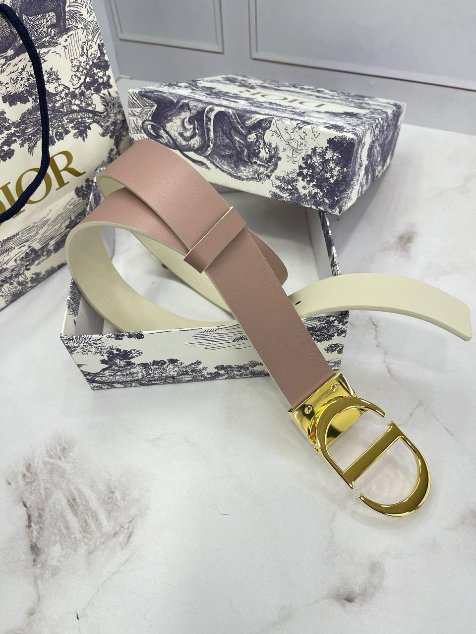 ЖЕНСКИЙ РЕМЕНЬ CHRISTIAN DIOR детальное фото