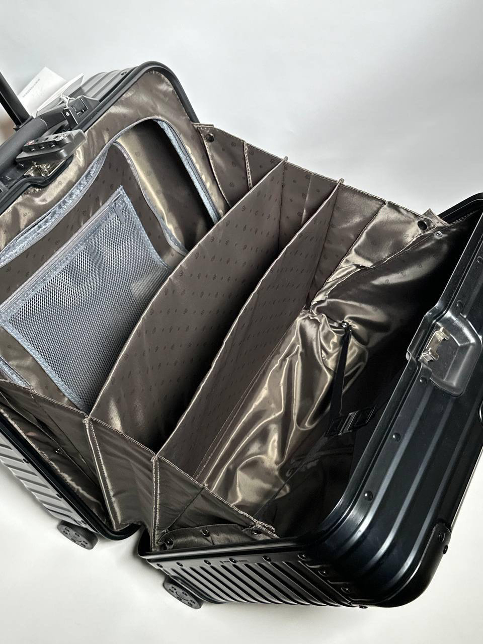 ЧЕМОДАН RIMOWA детальное фото