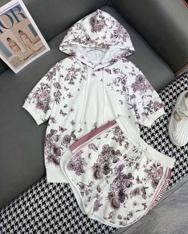 КОСТЮМ CHRISTIAN DIOR фото