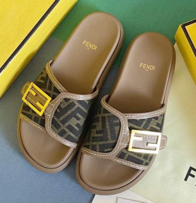 ШЛЕПКИ FENDI фото