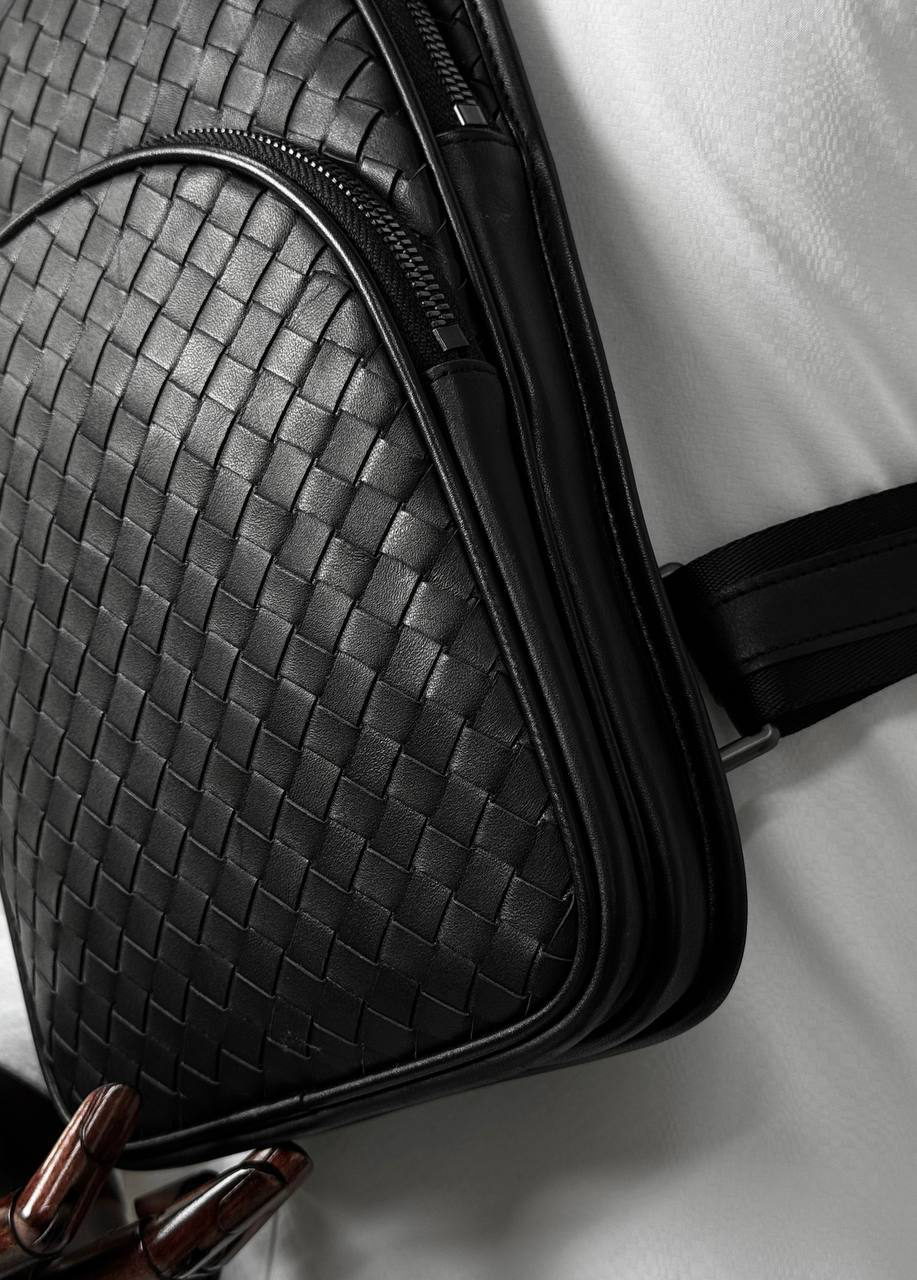 МУЖСКАЯ СУМКА СЛИНГ BOTTEGA VENETA детальное фото