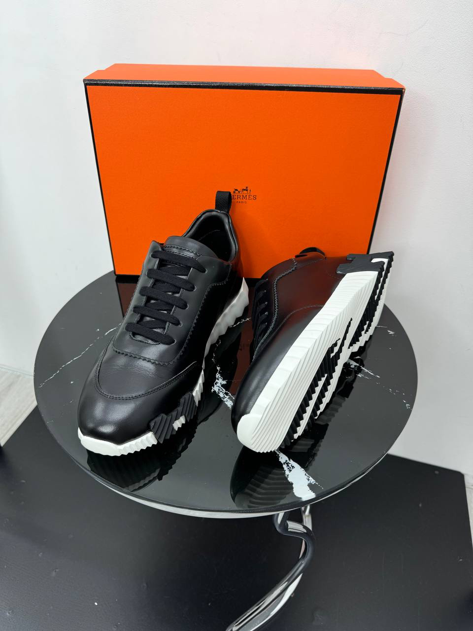 МУЖСКИЕ КРОССОВКИ HERMES детальное фото