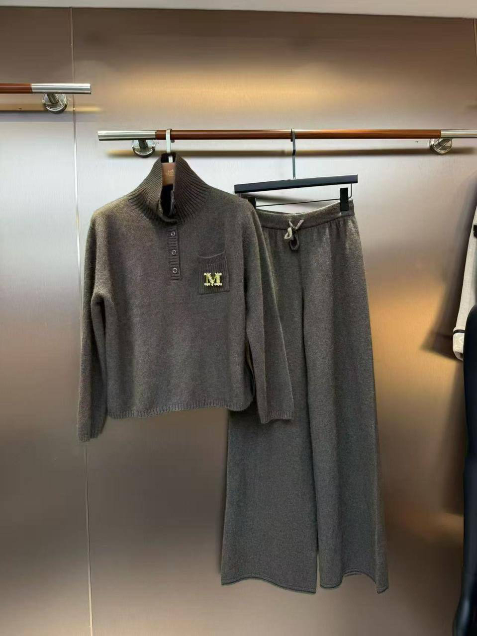 КОСТЮМ MAX MARA детальное фото