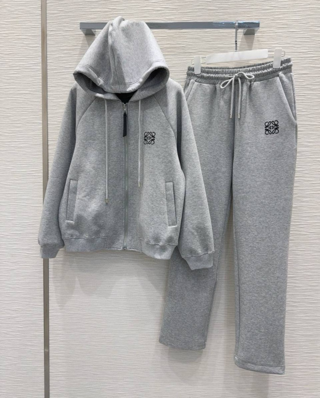 КОСТЮМ LOEWE фото