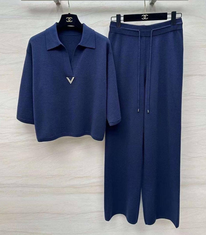 КОСТЮМ VALENTINO фото