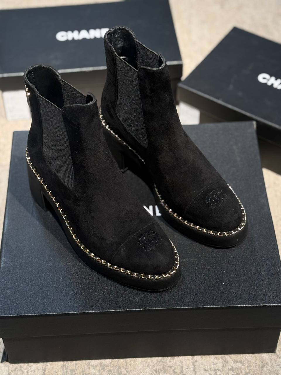 БОТИЛЬОНЫ CHANEL детальное фото