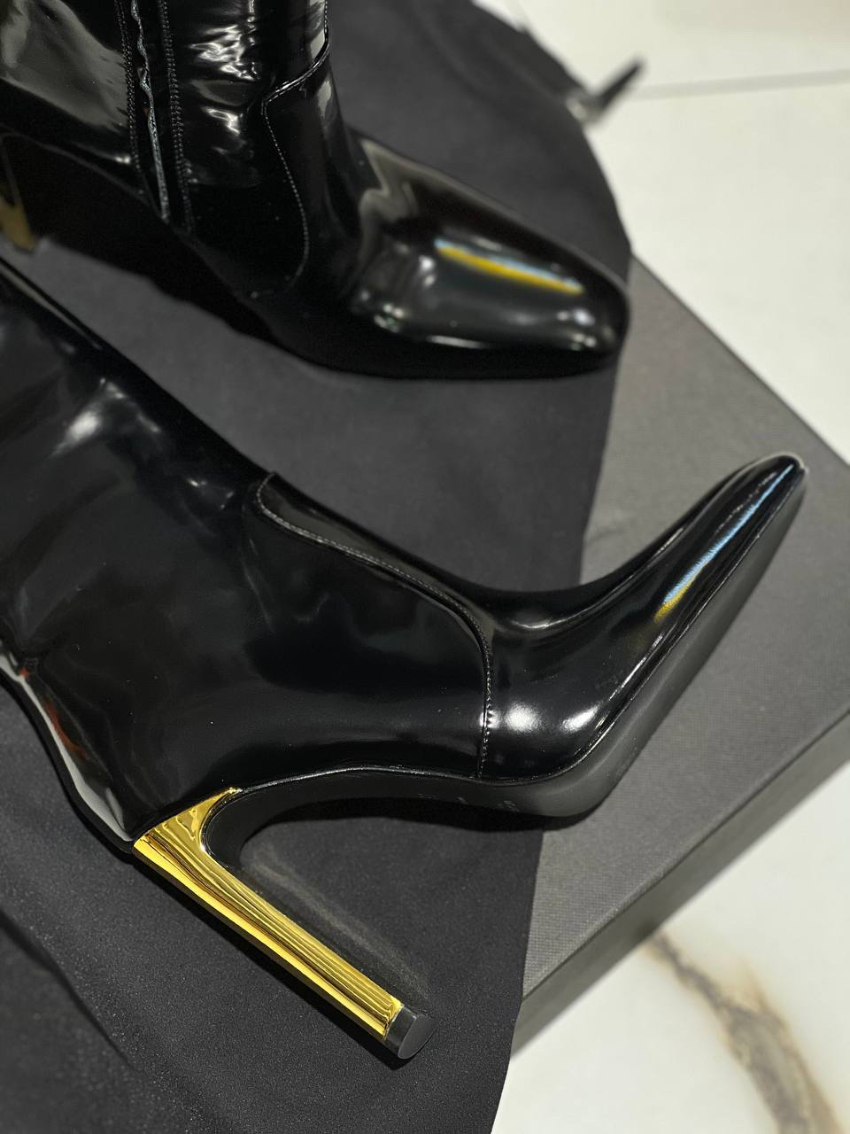 БОТИЛЬОНЫ SAINT LAURENT детальное фото