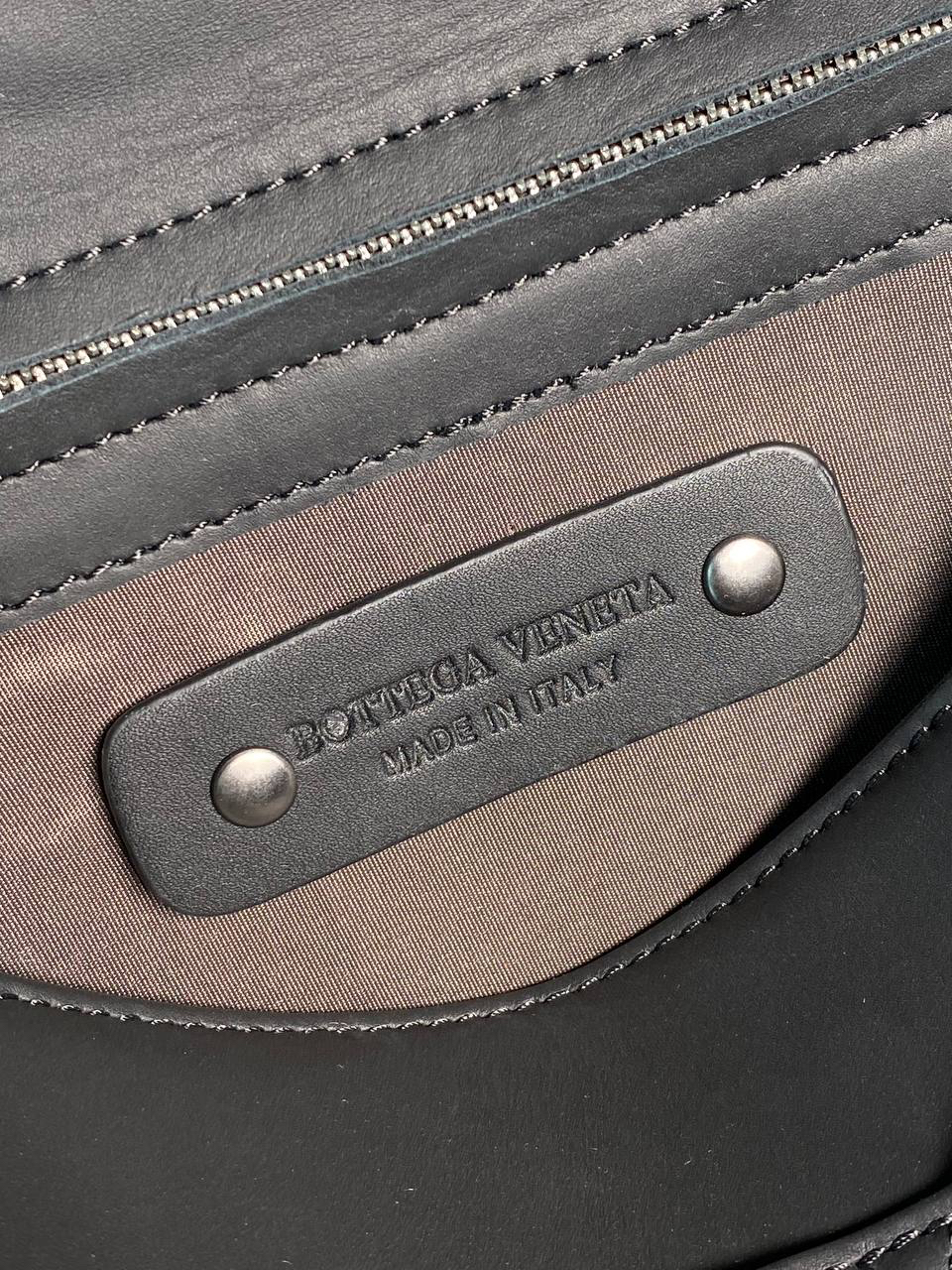 МУЖСКАЯ СУМКА МЕССЕНДЖЕР BOTTEGA VENETA детальное фото