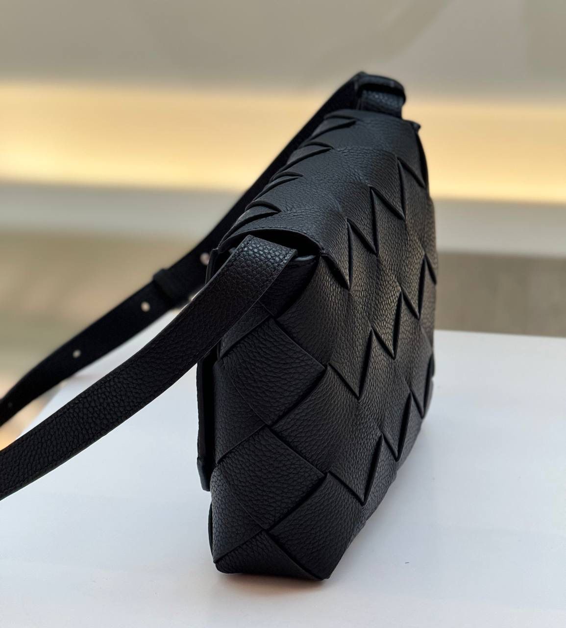 МУЖСКАЯ СУМКА МЕССЕНДЖЕР BOTTEGA VENETA детальное фото
