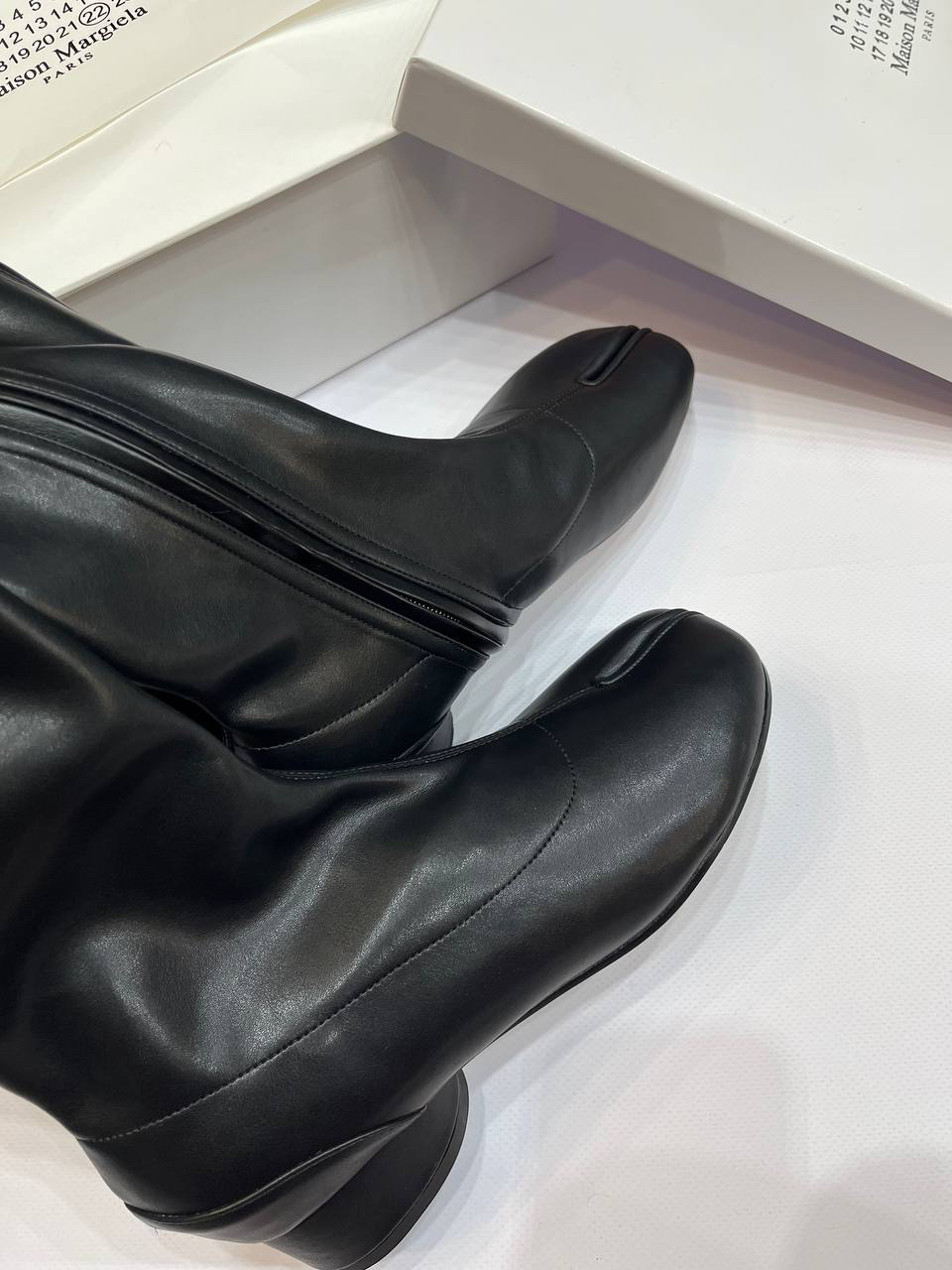 САПОГИ БОТФОРТЫ MAISON MARGIELA детальное фото