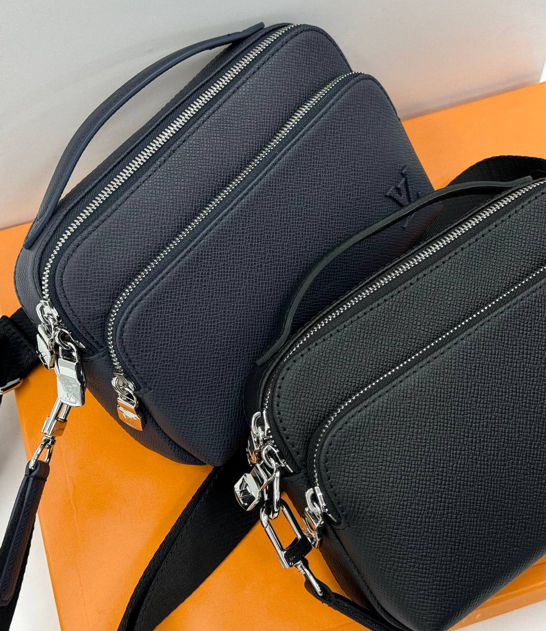 МУЖСКАЯ СУМКА МЕССЕНДЖЕР LOUIS VUITTON детальное фото