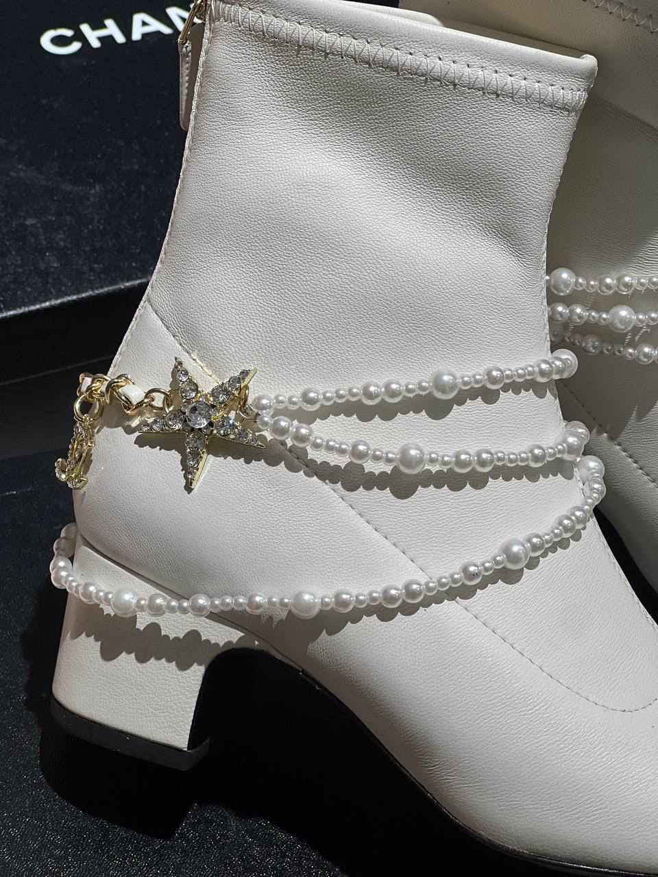 БОТИЛЬОНЫ CHANEL детальное фото