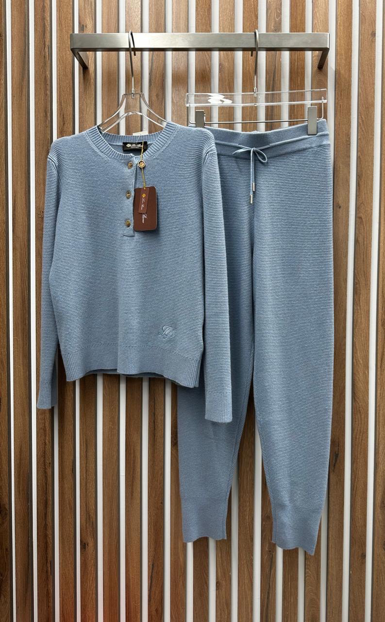 КОСТЮМ LORO PIANA детальное фото