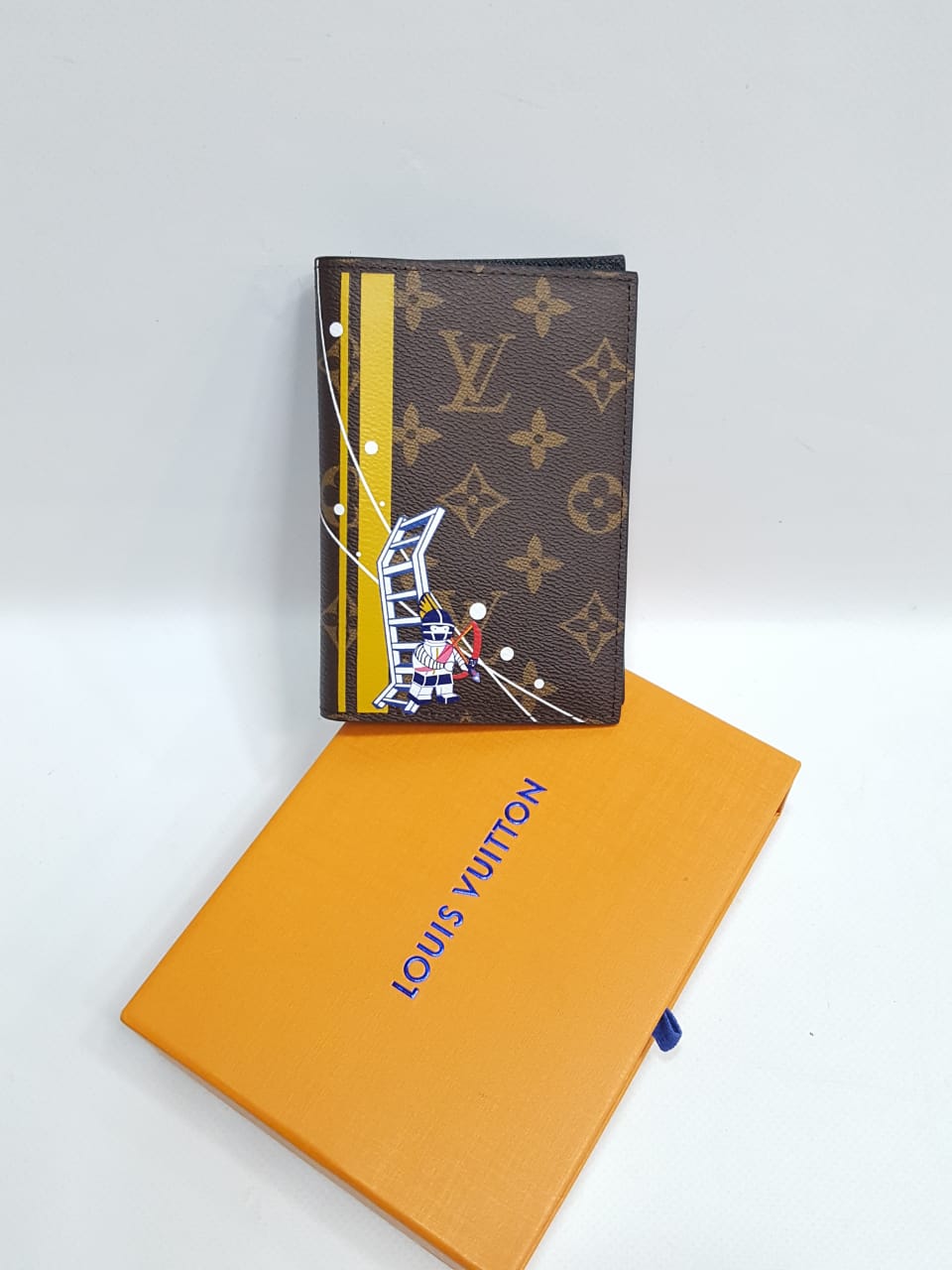 ОБЛОЖКА НА ПАСПОРТ LOUIS VUITTON детальное фото