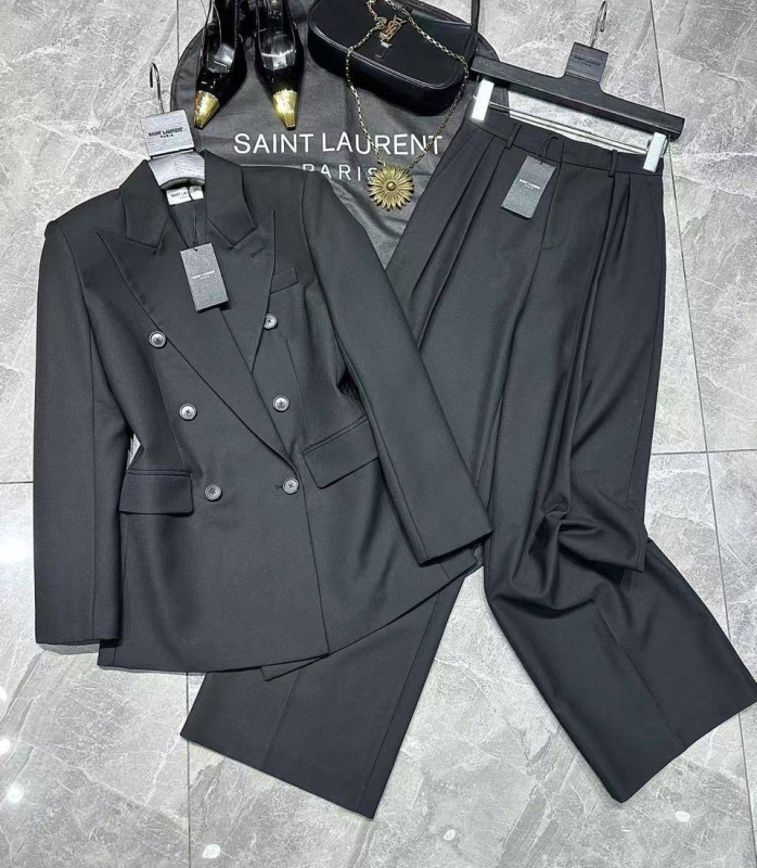 КОСТЮМ SAINT LAURENT фото