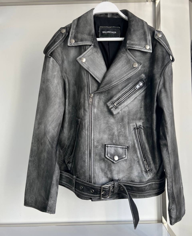 КУРТКА BALENCIAGA фото