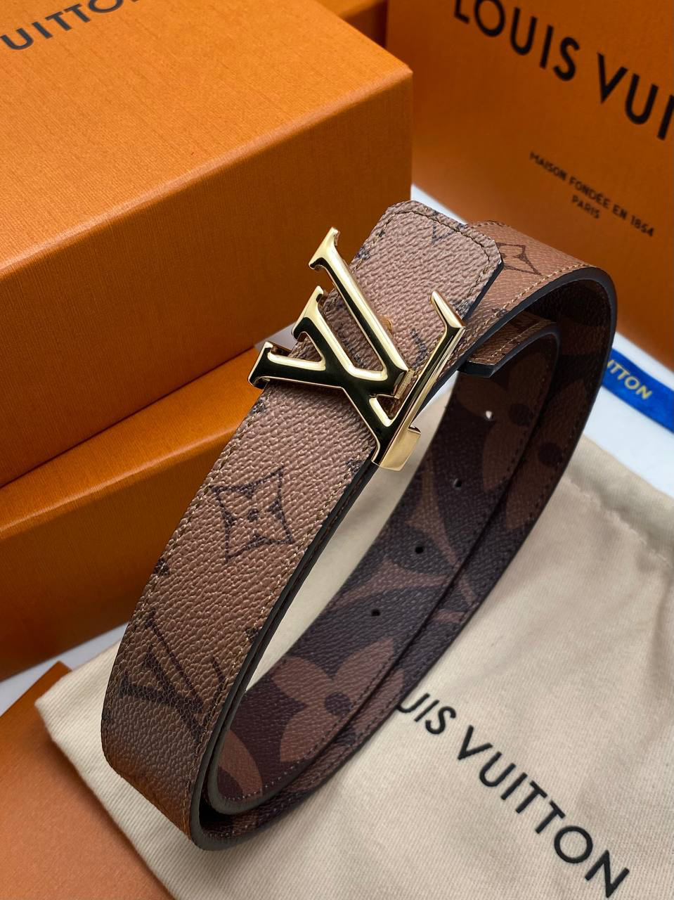 ЖЕНСКИЙ РЕМЕНЬ ДВУХСТОРОННИЙ LOUIS VUITTON детальное фото