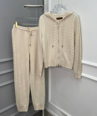 КОСТЮМ LORO PIANA фото