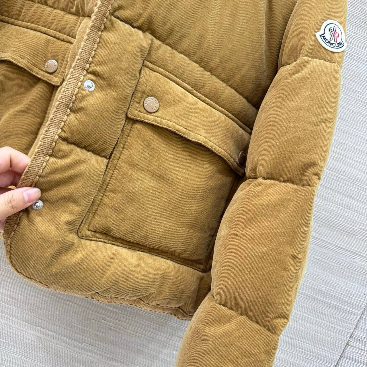 ПУХОВИК MONCLER детальное фото