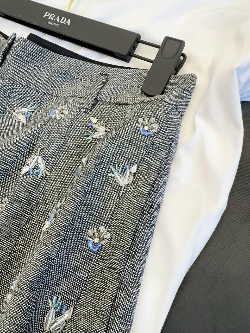 ШОРТЫ PRADA детальное фото