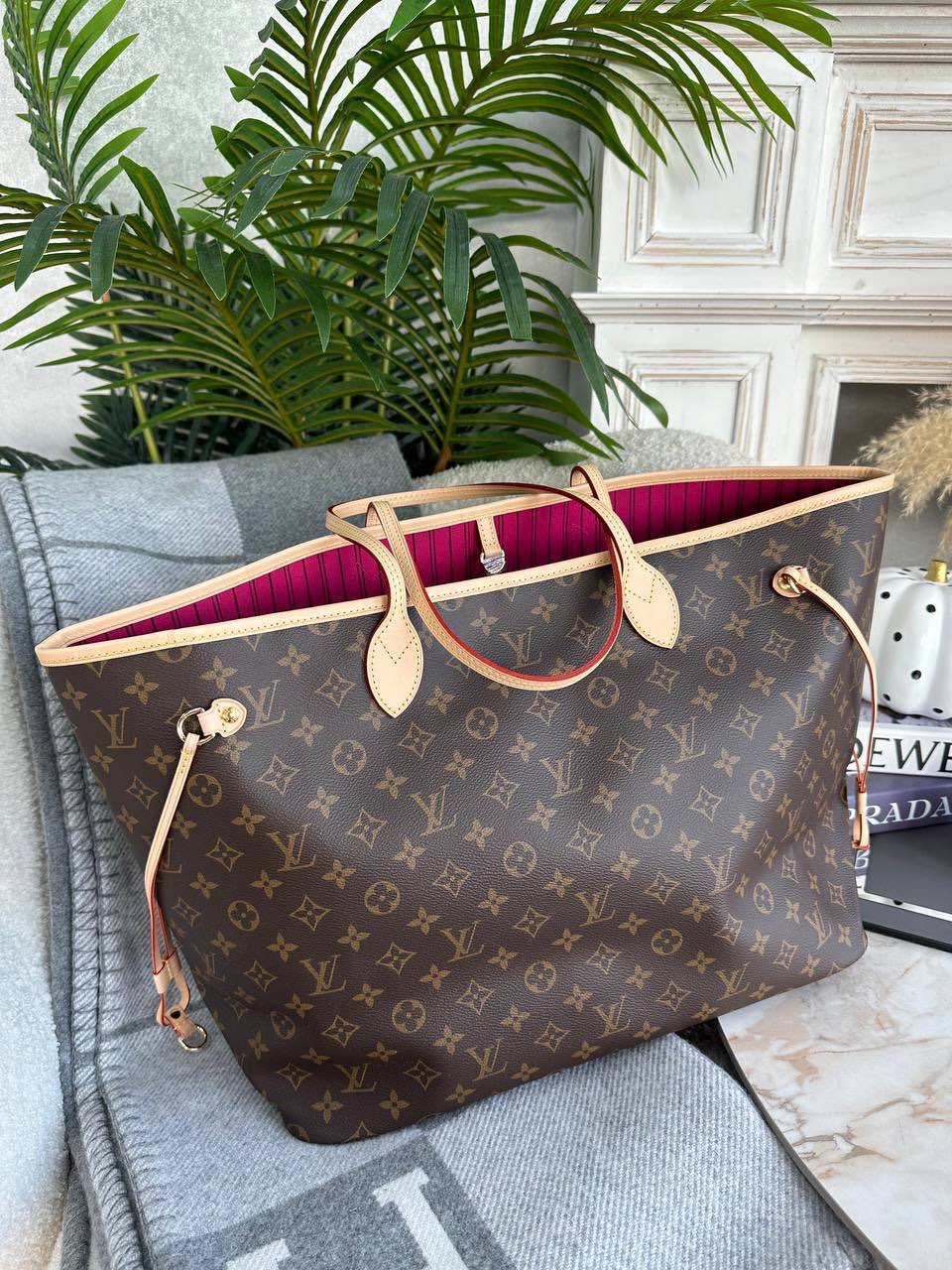 СУМКА LOUIS VUITTON NEVERFULL детальное фото