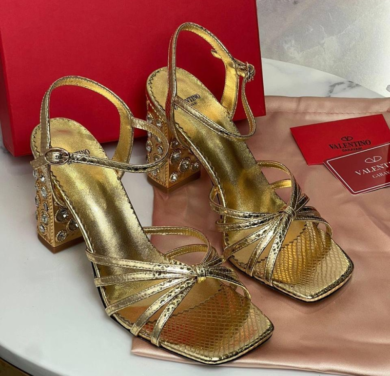 БОСОНОЖКИ VALENTINO фото